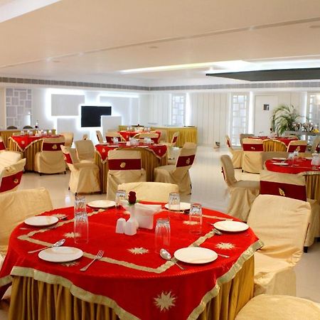 Rose Valley Orbit Hotel Силигури Экстерьер фото
